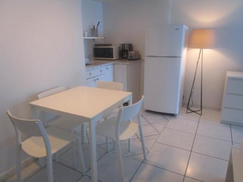 在meiguo.com看到的Apartments by Design Suites Miami的介绍图片