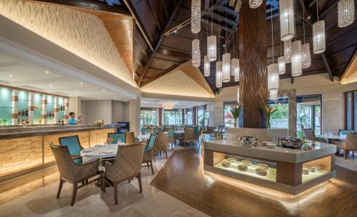 Restaurante, Henann Resort Alona Beach in Bohol Restaurante, Henann Resort Alona Beach in Bohol
