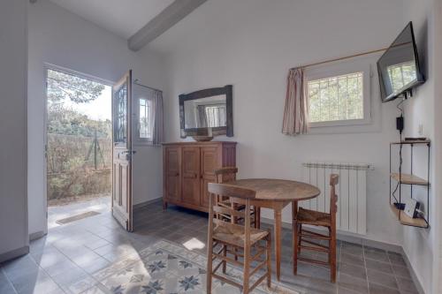 Cozy nest in gorgeous nature in Bagnols Cozy nest in gorgeous nature in Bagnols