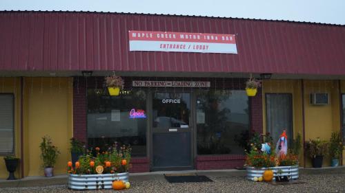 A szálláshely kívülről, Maple Creek Motor Inn in Maple Creek (SK) A szálláshely kívülről, Maple Creek Motor Inn in Maple Creek (SK)