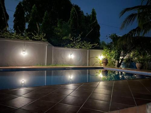 Svømmebasseng, 2BD Townhouse by Ghana's President's House in Kokomlemle Svømmebasseng, 2BD Townhouse by Ghana's President's House in Kokomlemle