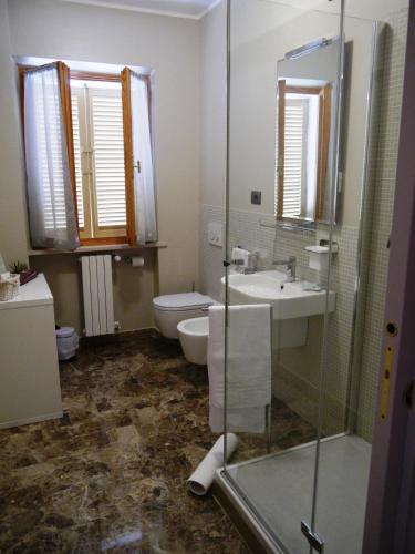 Bathroom, B&B Le Dive in Ostra Bathroom, B&B Le Dive in Ostra