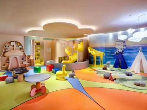 Restaurant, Pullman Yueyang in Yueyang Restaurant, Pullman Yueyang in Yueyang