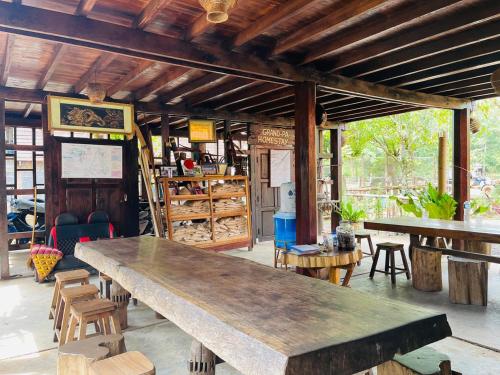 Samaki Guesthouse & Grandpa Homestay- Tad Lo in Beng Samaki Guesthouse & Grandpa Homestay- Tad Lo in Beng