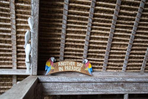 Entrance, Gipsy Beach Bungalows in Pelangan Entrance, Gipsy Beach Bungalows in Pelangan