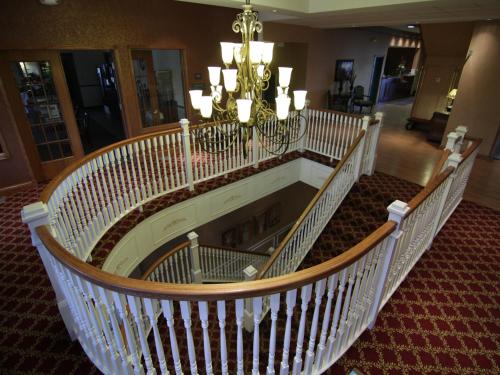 ردهة, تاون آند كانتري إن آند سويتس (Town & Country Inn and Suites) in Quincy ردهة, تاون آند كانتري إن آند سويتس (Town & Country Inn and Suites) in Quincy