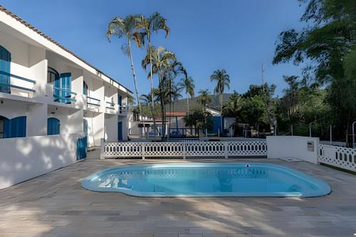 Úszómedence, Chalé das Flores (Chale das Flores) in Praia da Maranduba Úszómedence, Chalé das Flores (Chale das Flores) in Praia da Maranduba