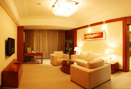 This photo about Bolong Lakeview Resort shared on HyHotel.com