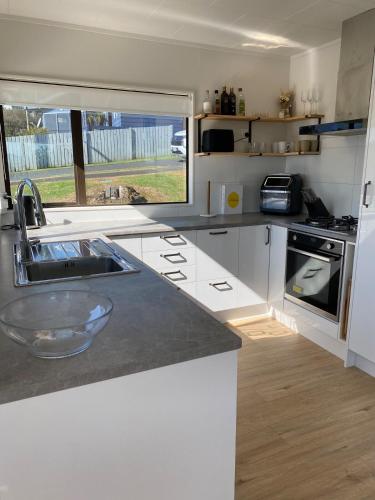 Private Holiday Home with Harbour Views Near Whangarei CBD in Onerahi Private Holiday Home with Harbour Views Near Whangarei CBD in Onerahi