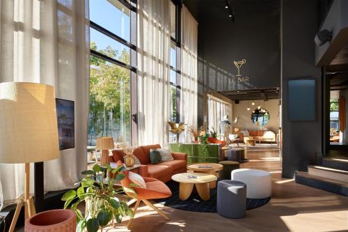 Паб/Коктейль-бар, Radisson Hotel Clermont-Ferrand in Центр міста Клермон-Ферран Паб/Коктейль-бар, Radisson Hotel Clermont-Ferrand in Центр міста Клермон-Ферран