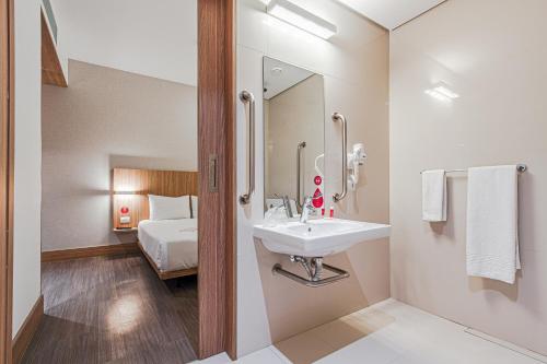 Hotel Moov Porto Alegre in Porto Alegre Hotel Moov Porto Alegre in Porto Alegre