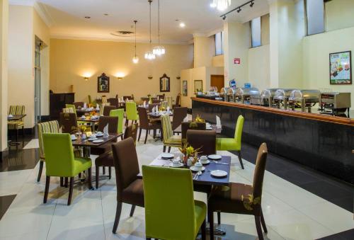 Restaurang, The New Ambassador Hotel in Harare Restaurang, The New Ambassador Hotel in Harare