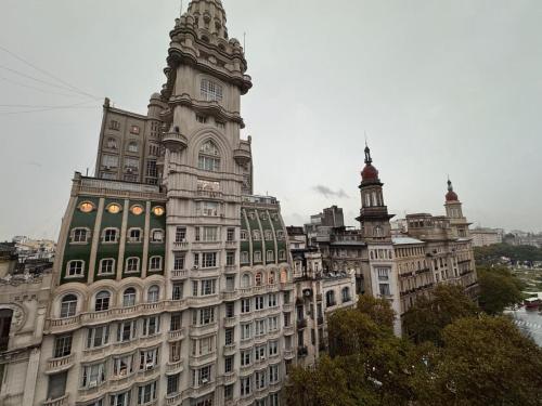 Ventanas al Palacio Barolo, Avenida de Mayo in Buenos Aires Ventanas al Palacio Barolo, Avenida de Mayo in Buenos Aires