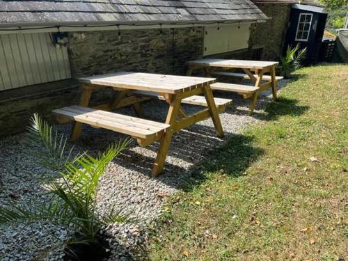 Riverside Barn at Lopwell Dam in Bere Ferrers Riverside Barn at Lopwell Dam in Bere Ferrers