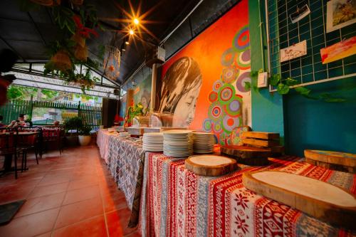 Restoran, SECRET GARDEN Hostel - WANDERNEST Cat Ba in Cat Ba Island Restoran, SECRET GARDEN Hostel - WANDERNEST Cat Ba in Cat Ba Island