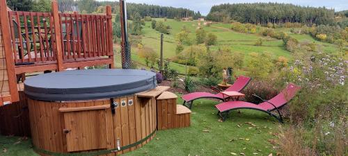 Pezsgőfürdő, Roulotte Le Coq La Mazille in La Clayette Pezsgőfürdő, Roulotte Le Coq La Mazille in La Clayette