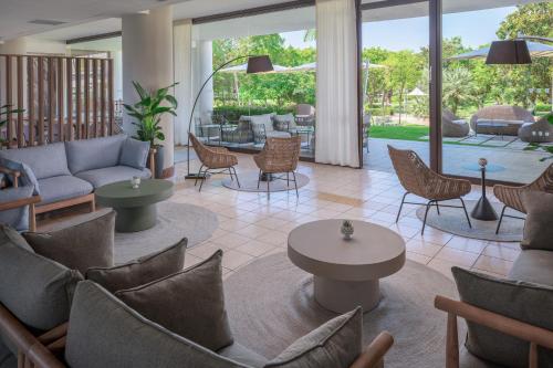 Bar/ Salón, UNA Hotels Naxos Beach Sicilia in Giardini Naxos Bar/ Salón, UNA Hotels Naxos Beach Sicilia in Giardini Naxos