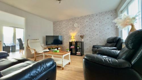 Liverpool Huntscross Home from Home Sleeps 4 Free Parking Pass the Keys in Liverpool Airport Liverpool Huntscross Home from Home Sleeps 4 Free Parking Pass the Keys in Liverpool Airport