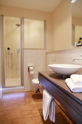 ห้องน้ำ, Klosterhotel Woltingerode in วีเนนบูร์ก ห้องน้ำ, Klosterhotel Woltingerode in วีเนนบูร์ก