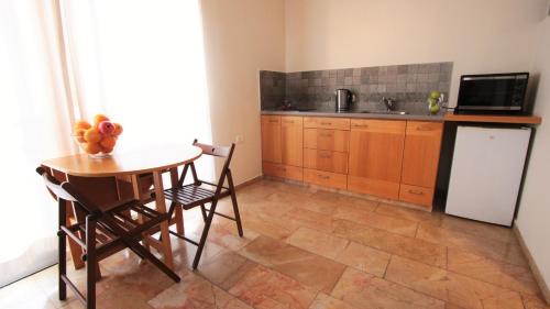 Cocina, The Market Courtyard Suites Apartamento (The Market Courtyard Suites Apartment) in Jerusalem Cocina, The Market Courtyard Suites Apartamento (The Market Courtyard Suites Apartment) in Jerusalem