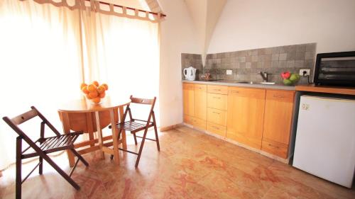 Cocina, The Market Courtyard Suites Apartamento (The Market Courtyard Suites Apartment) in Jerusalem Cocina, The Market Courtyard Suites Apartamento (The Market Courtyard Suites Apartment) in Jerusalem