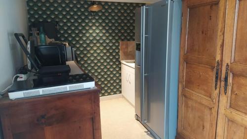 Rez de chaussée maison avec terrasse et piscine (Rez de chaussee maison avec terrasse et piscine) in Corcelles En Beaujolais Rez de chaussée maison avec terrasse et piscine (Rez de chaussee maison avec terrasse et piscine) in Corcelles En Beaujolais