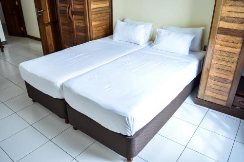 This photo about Lido Beach Resort shared on HyHotel.com