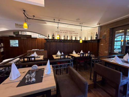 Étterem, Brauerei Gasthaus Lohhof im Munchner Norden, direkt an der S1, nahe vom Flughafen, Zentrum, A92, All in Unterschleissheim Étterem, Brauerei Gasthaus Lohhof im Munchner Norden, direkt an der S1, nahe vom Flughafen, Zentrum, A92, All in Unterschleissheim