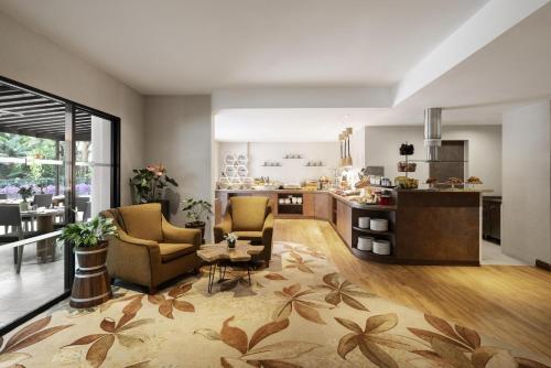 Bar/lounge, Shangri-La Rasa Sentosa, Singapore in Sentosa Bar/lounge, Shangri-La Rasa Sentosa, Singapore in Sentosa