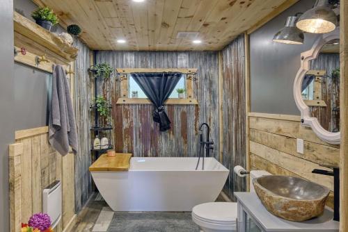 Spa & Lake Access - Chalet OREV in Nominingue (QC) Spa & Lake Access - Chalet OREV in Nominingue (QC)