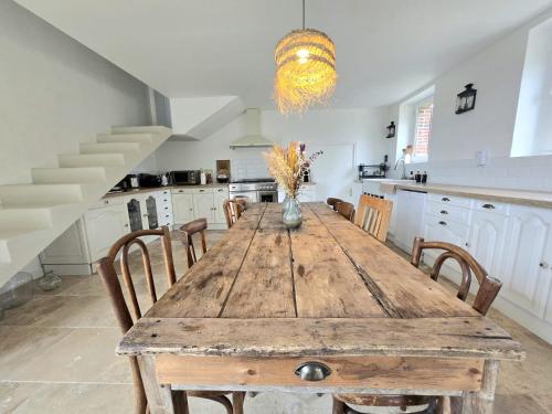 Longere de charme, calme & piscine in Chennebrun Longere de charme, calme & piscine in Chennebrun