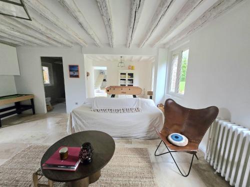 Longere de charme, calme & piscine in Chennebrun Longere de charme, calme & piscine in Chennebrun