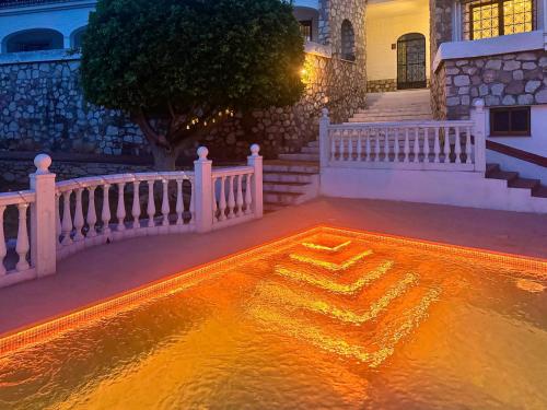 Luxury villa with tennis & pool in Vista Verde Luxury villa with tennis & pool in Vista Verde