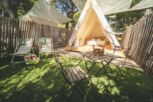 HolaCamp Sitges Garrofer in Sitges Városközpont HolaCamp Sitges Garrofer in Sitges Városközpont