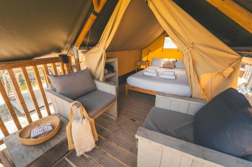 HolaCamp Sitges Garrofer in Sitges Városközpont HolaCamp Sitges Garrofer in Sitges Városközpont