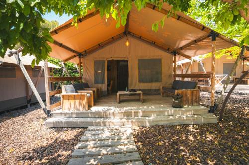 HolaCamp Sitges Garrofer in Sitges Városközpont HolaCamp Sitges Garrofer in Sitges Városközpont