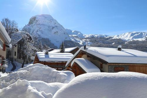 Exterior view, Chalet cosy pour 13 sauna in Villarencel Exterior view, Chalet cosy pour 13 sauna in Villarencel