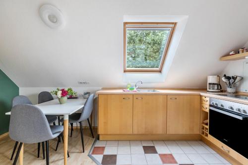 مطبخ, Apartment Dohle No. 2 in the Wadden Sea house in Vollerwiek مطبخ, Apartment Dohle No. 2 in the Wadden Sea house in Vollerwiek