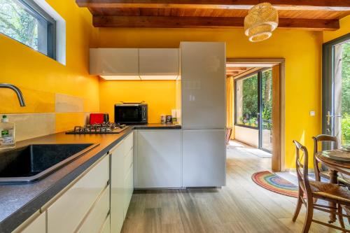 Kitchen, Gite renove pleine nature Kerdary in Nivillac Kitchen, Gite renove pleine nature Kerdary in Nivillac