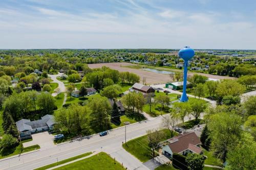 Corporate Housing Large Family Home - 3 bedroom 2 bath in Kimberly (WI) Corporate Housing Large Family Home - 3 bedroom 2 bath in Kimberly (WI)