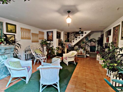 On The House in New Delhi and NCR On The House in New Delhi and NCR