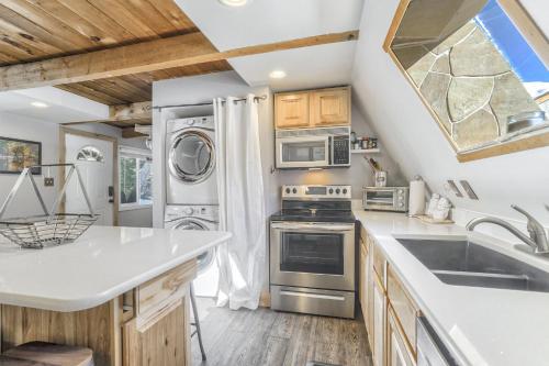 Mountain A Frame w Wood Stove Downtown in Baldy Mountain Mountain A Frame w Wood Stove Downtown in Baldy Mountain