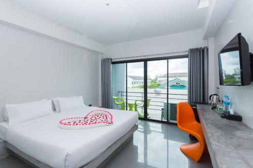 Balcony/terrace, Riverside Hotel in Krabi Town Balcony/terrace, Riverside Hotel in Krabi Town
