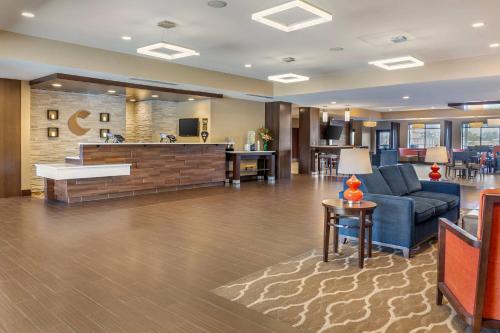 Lobby, Comfort Suites Florence - Cincinnati South in Florence Lobby, Comfort Suites Florence - Cincinnati South in Florence