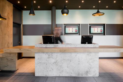 Lobby, Ibis Geneve Aeroport Hotel in Genève Lobby, Ibis Geneve Aeroport Hotel in Genève