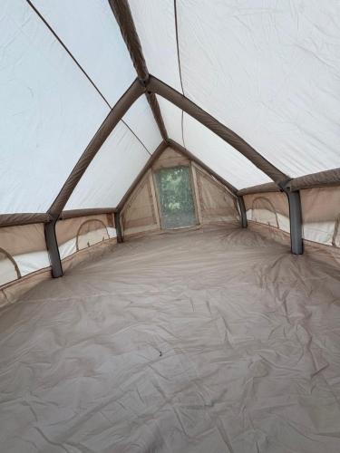 Moorea camping Valley in 茉莉亞島中部 Moorea camping Valley in 茉莉亞島中部