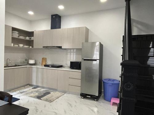 Kitchen, Charming 4-bedroom townhome in vibrant Phnom Penh! in Koh Dach Kitchen, Charming 4-bedroom townhome in vibrant Phnom Penh! in Koh Dach