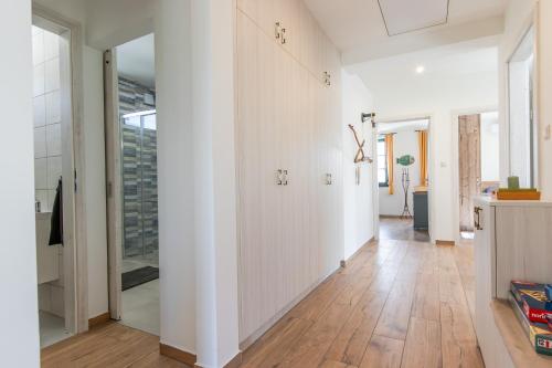 Vadgesztenyés Vendégház (Vadgesztenyes Vendeghaz) in Lipót Vadgesztenyés Vendégház (Vadgesztenyes Vendeghaz) in Lipót