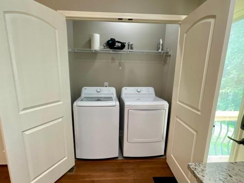 Secretariat Cottage at the Woodford Inn in Versailles (KY) Secretariat Cottage at the Woodford Inn in Versailles (KY)