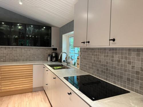 Beautiful and private with heated pool & hot tub in Ljungbyhed Beautiful and private with heated pool & hot tub in Ljungbyhed